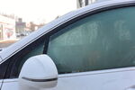 寒冷冬季 结冰 汽车玻璃