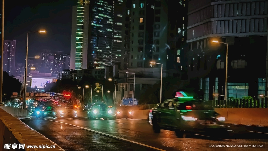 城市马路夜景