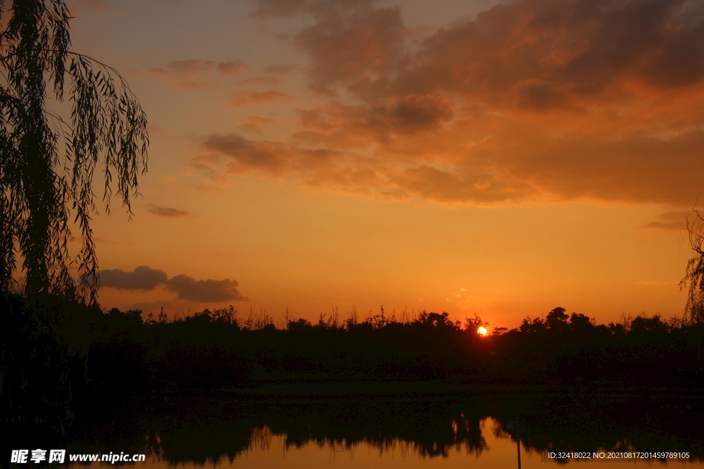 夕阳落