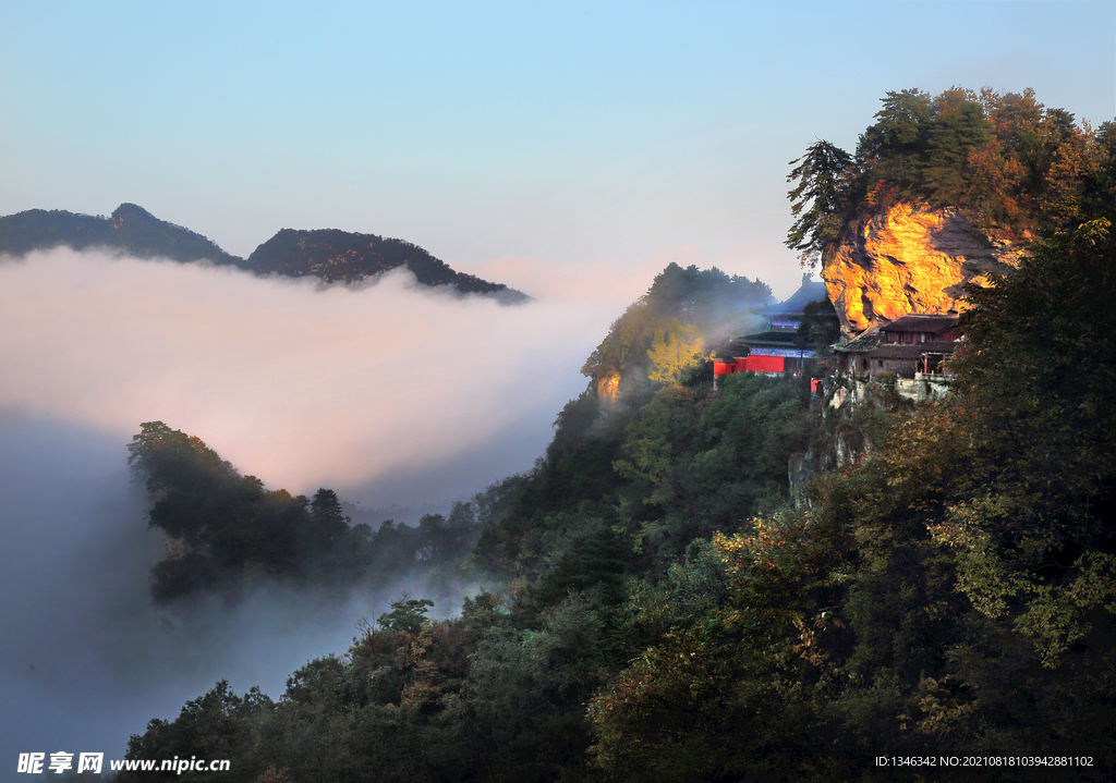 武当山南岩清晨