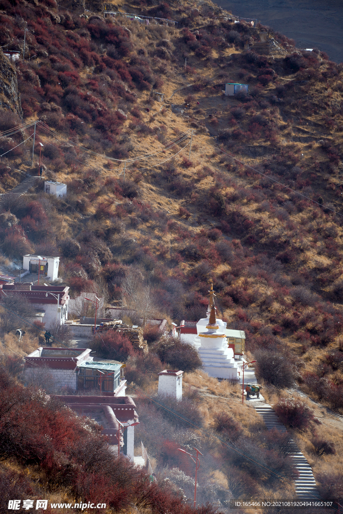 白塔 山 寺庙