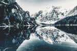 森林雪山