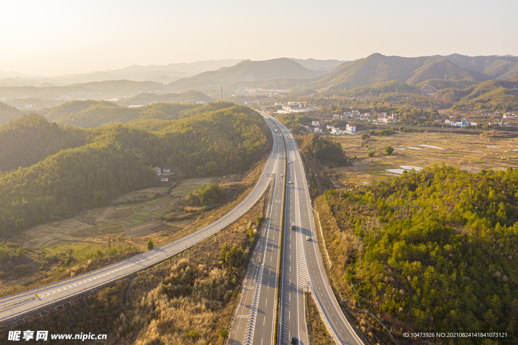 跨线桥高速公路风景图片