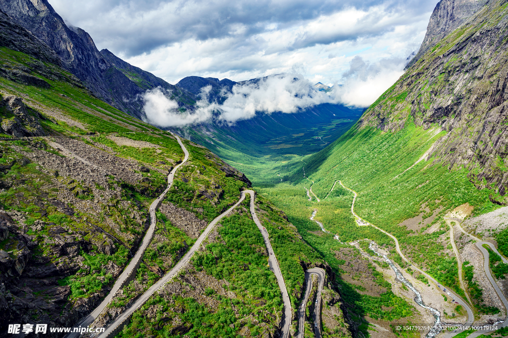 盘山公路摄影图片