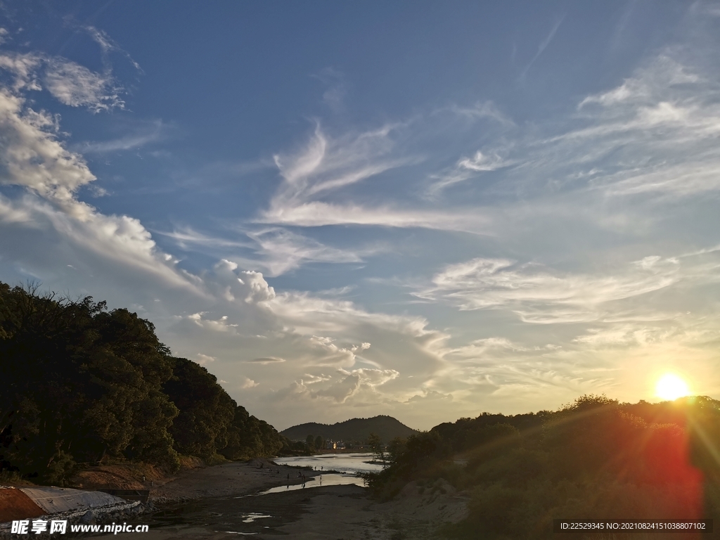 夕阳日落霞光