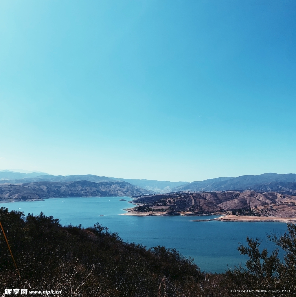 湖水