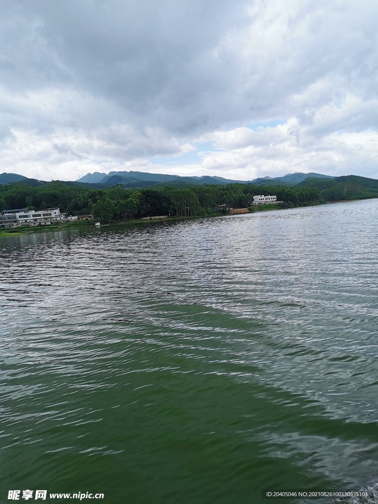 湖泊水库景区