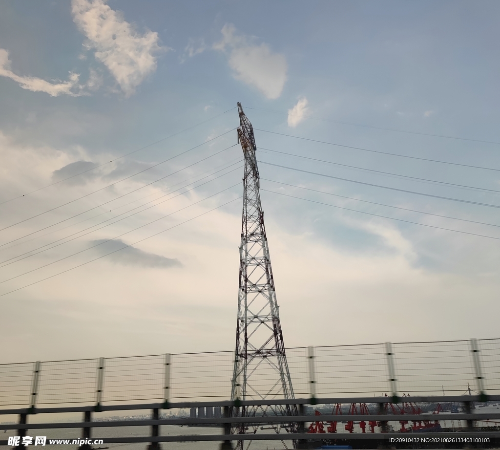 天空电网铁塔