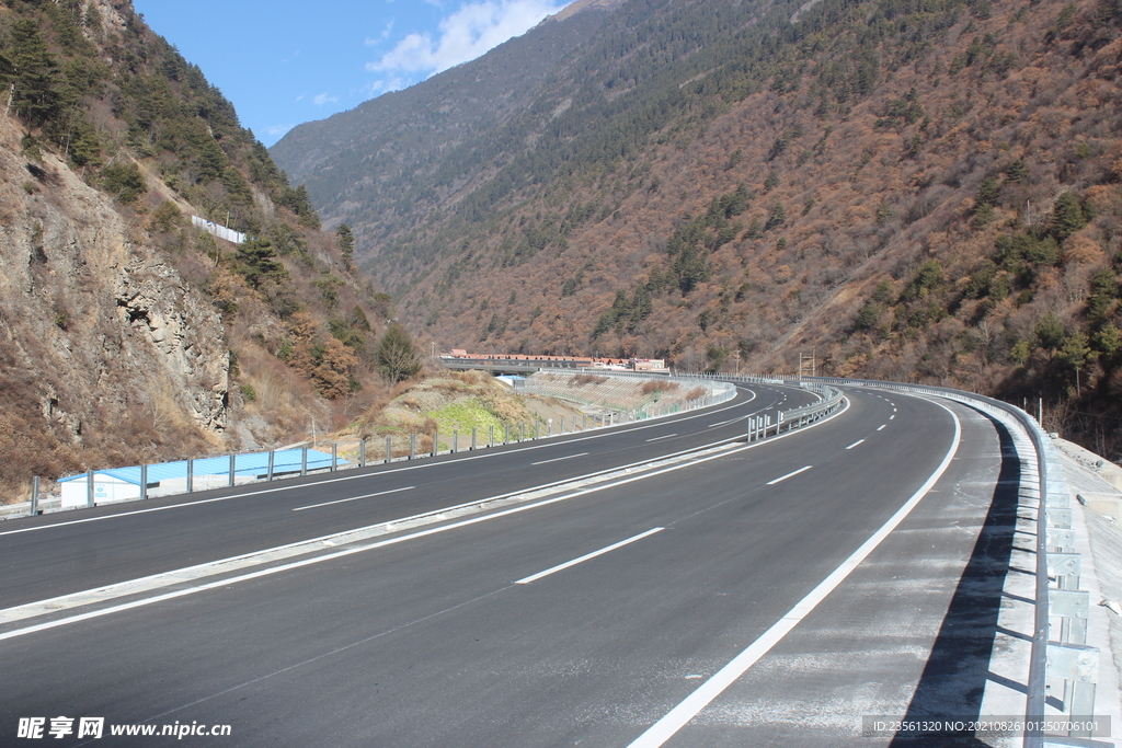 汶马高速公路