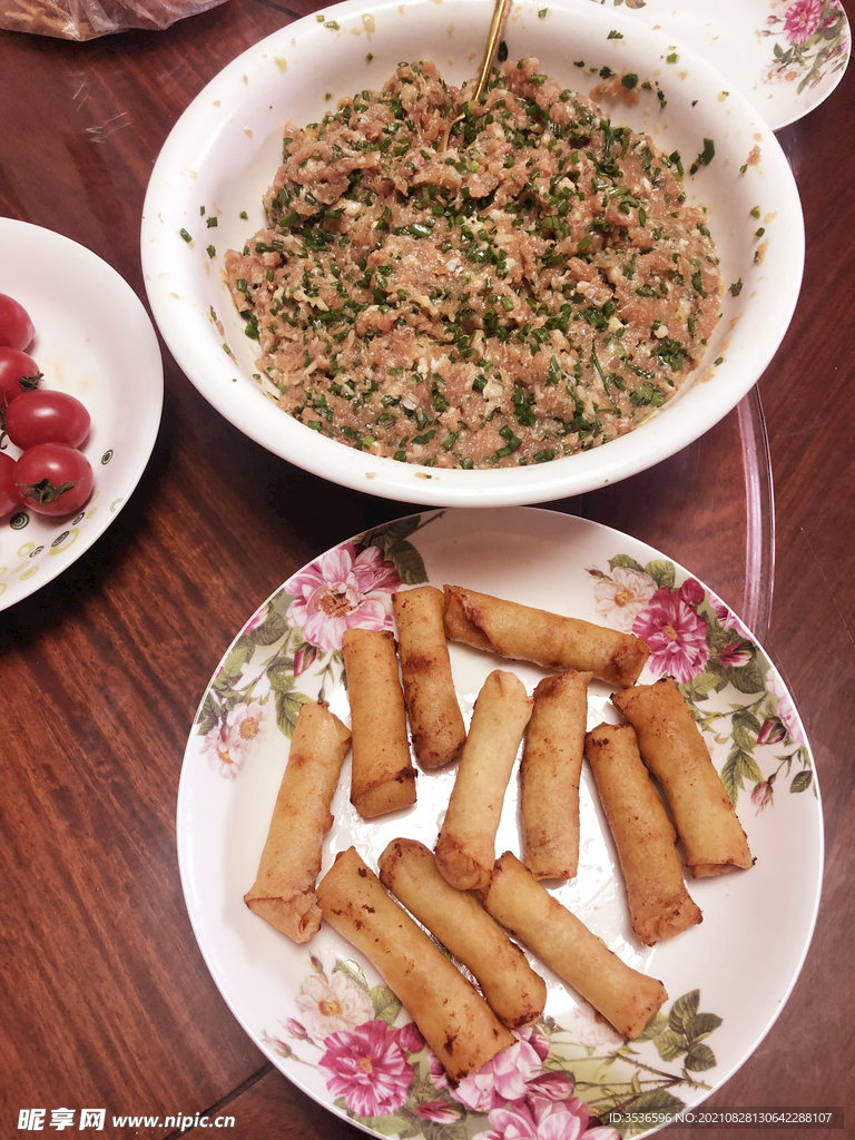 饺子馅和油炸春卷