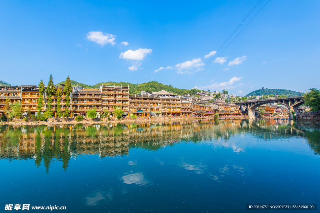 美丽的河道风景