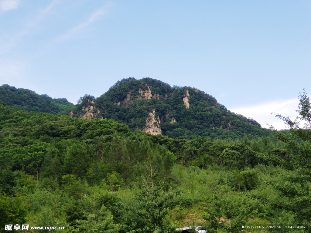 辽宁天桥沟景区内的山峰景色