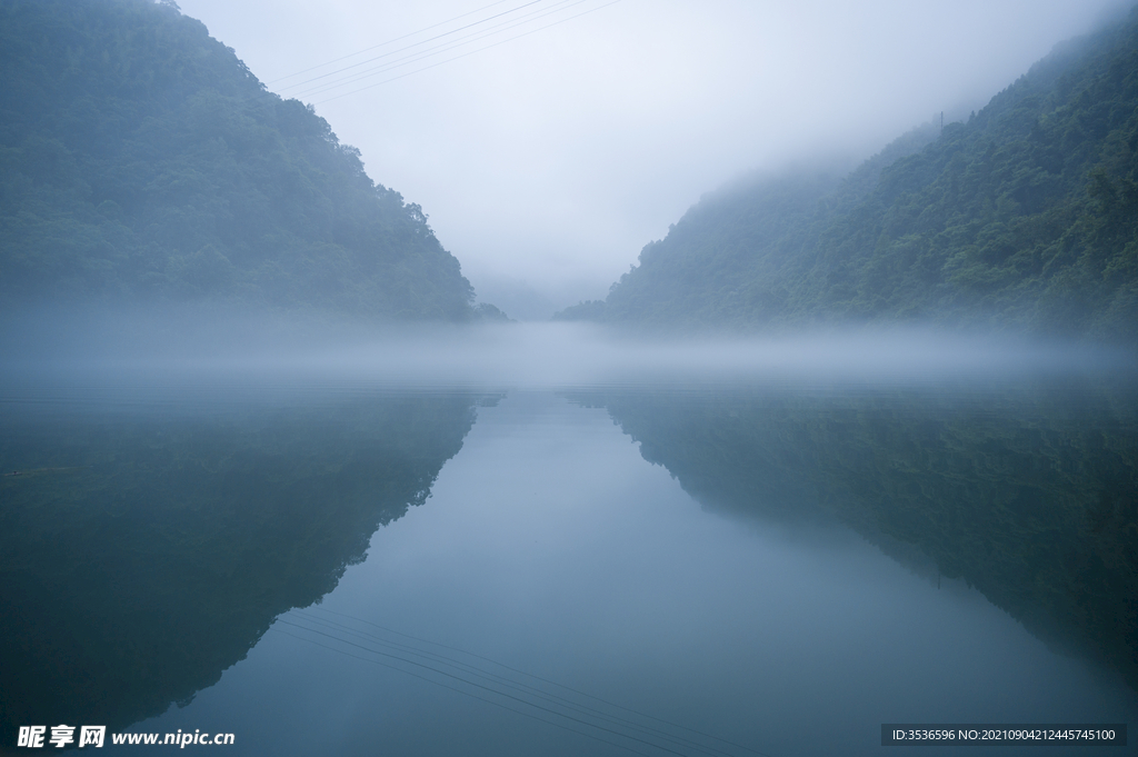 山水湖景