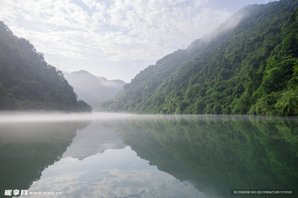 山水湖景