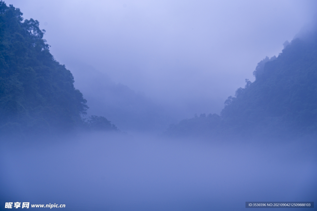 山水湖景