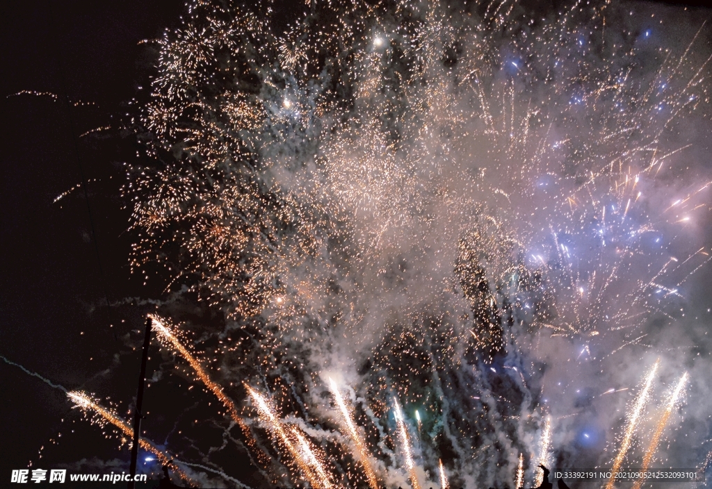 夜空中的烟花