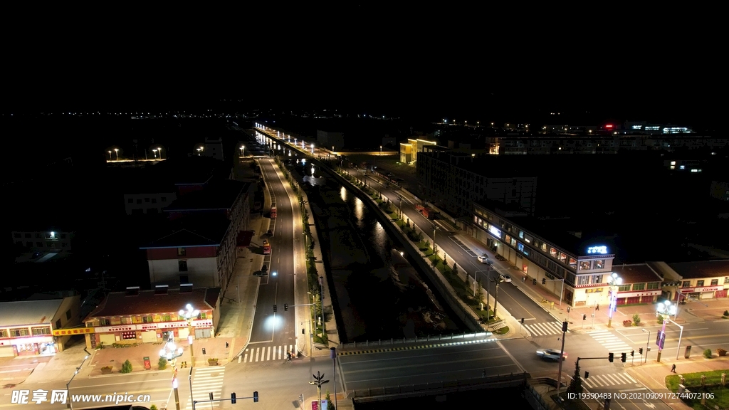 城镇道路夜景鸟瞰-9