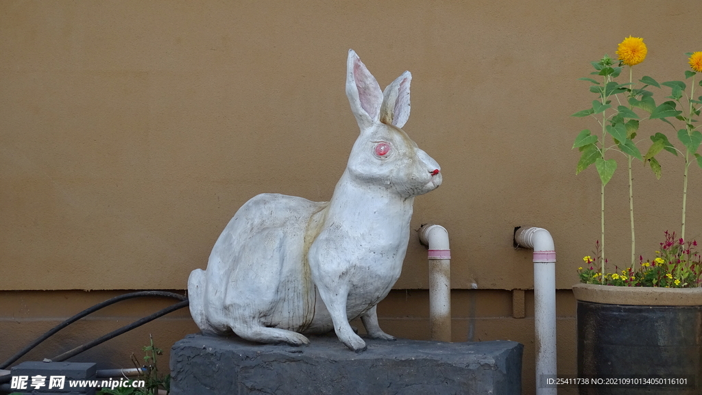 大白兔雕塑