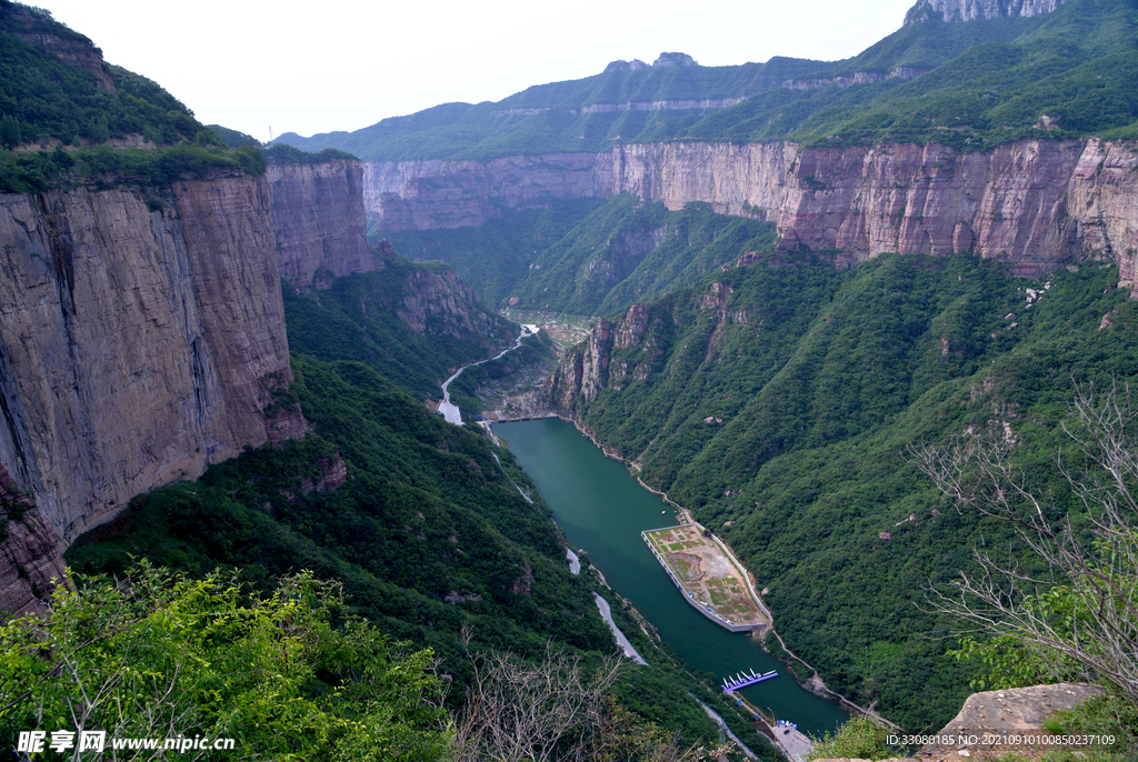 峡谷风景图