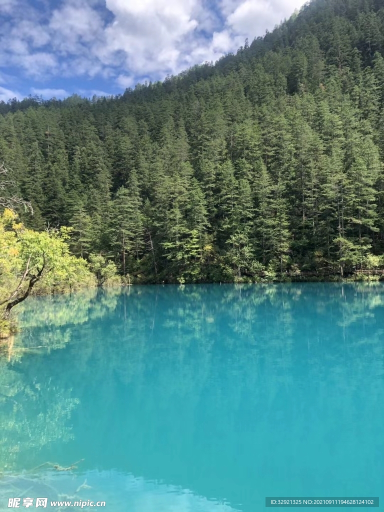 九寨沟风景图