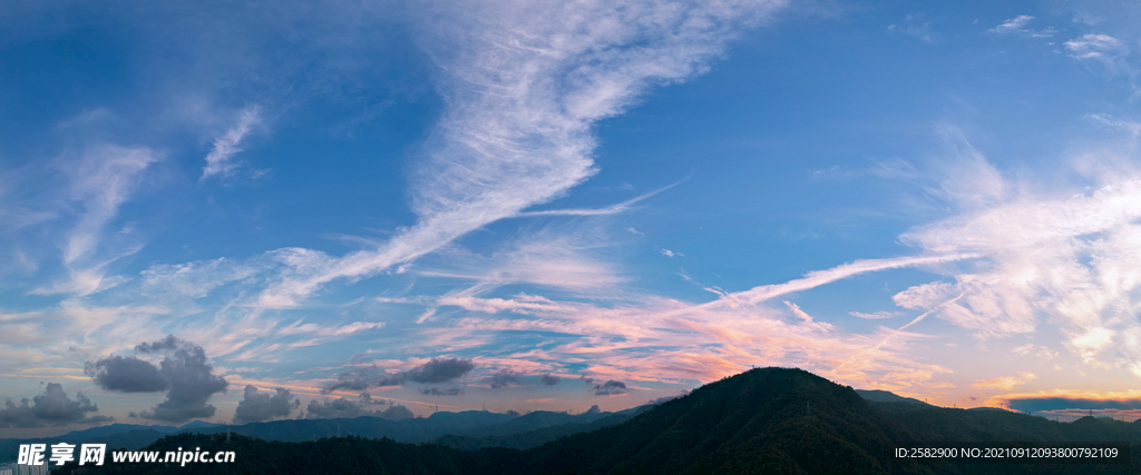 大气晚霞天空图片