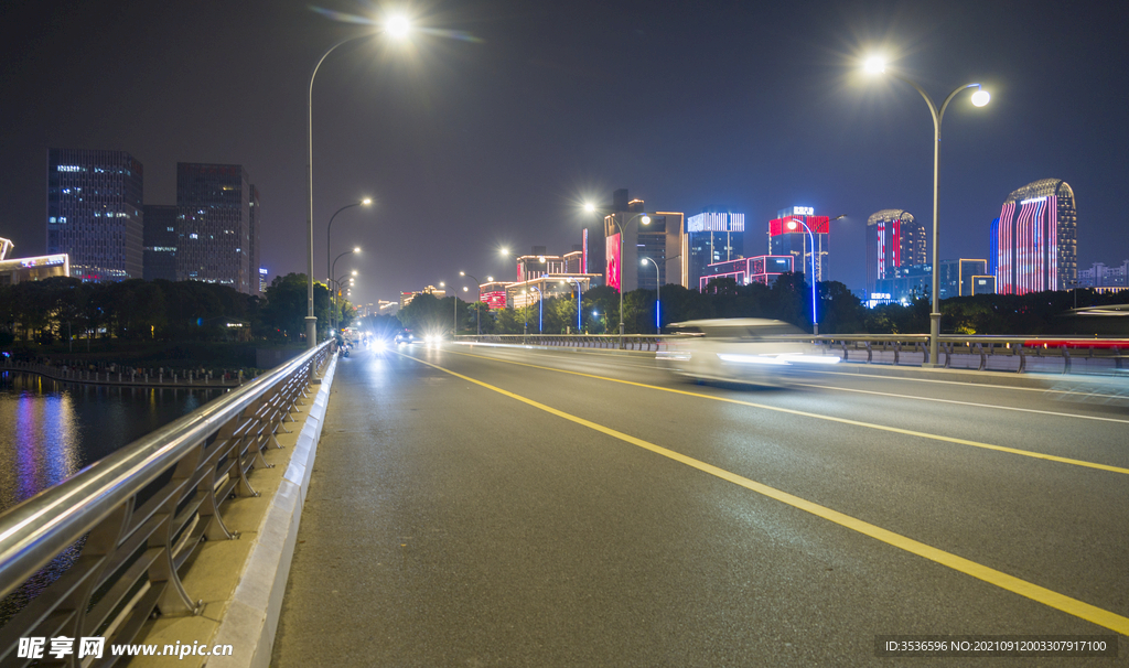 明月湖桥夜景