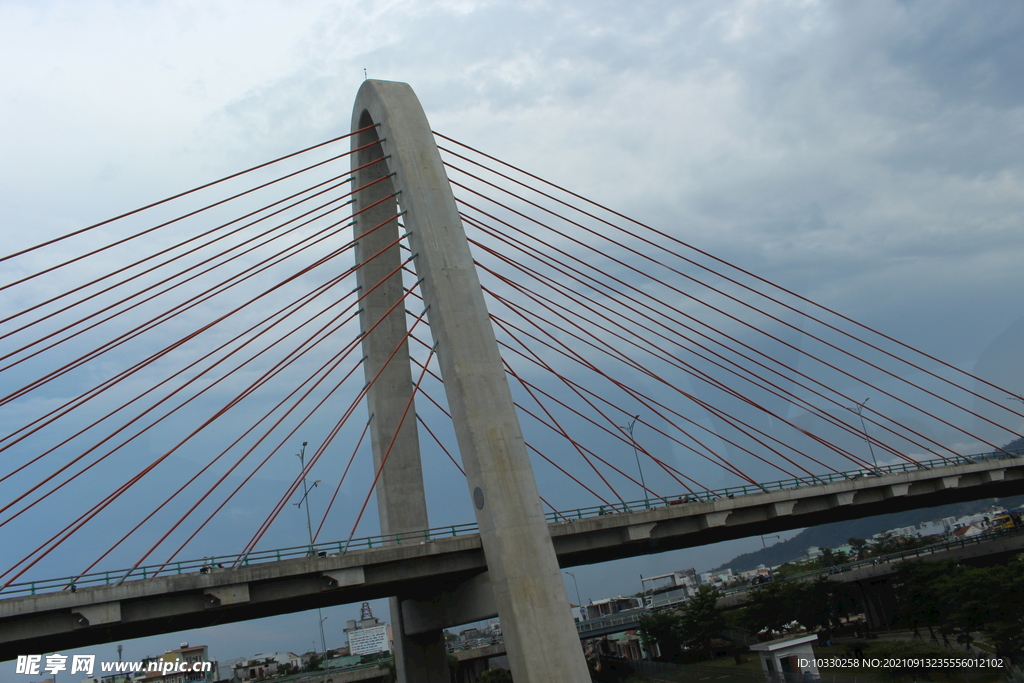 越南胡志明市岘港吊桥