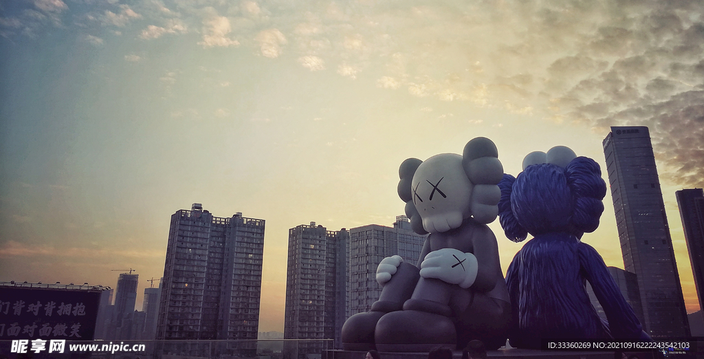 暴力熊KAWS