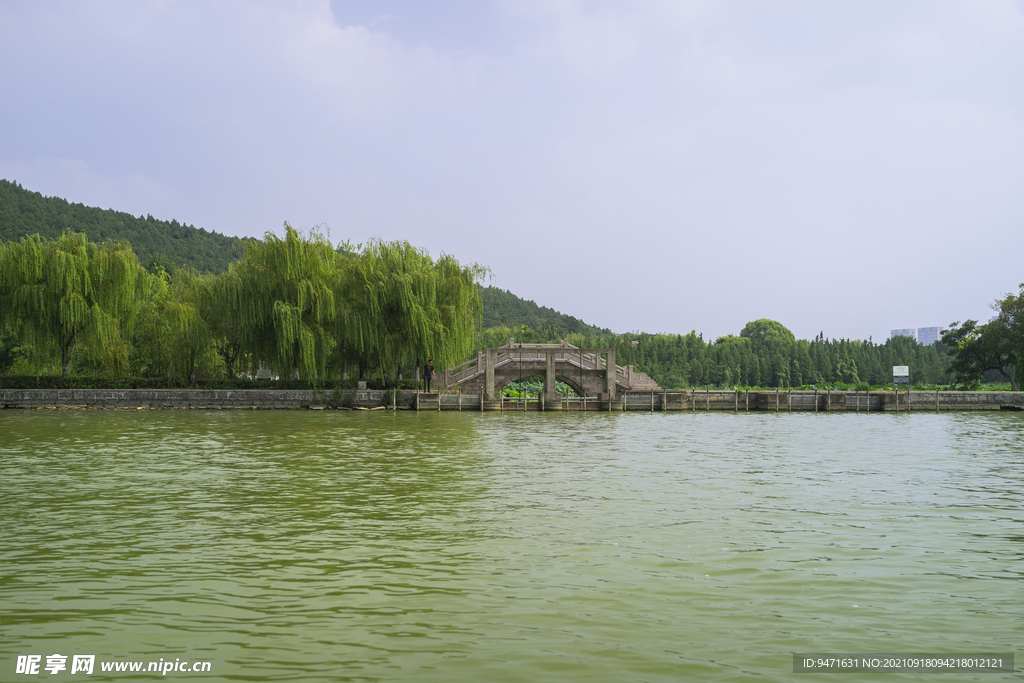 徐州云龙湖风景区拱桥水闸 