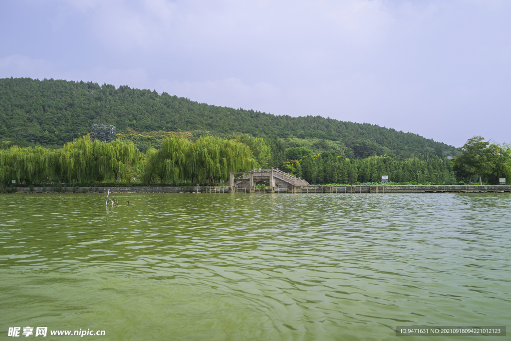 徐州云龙湖风景区拱桥水闸