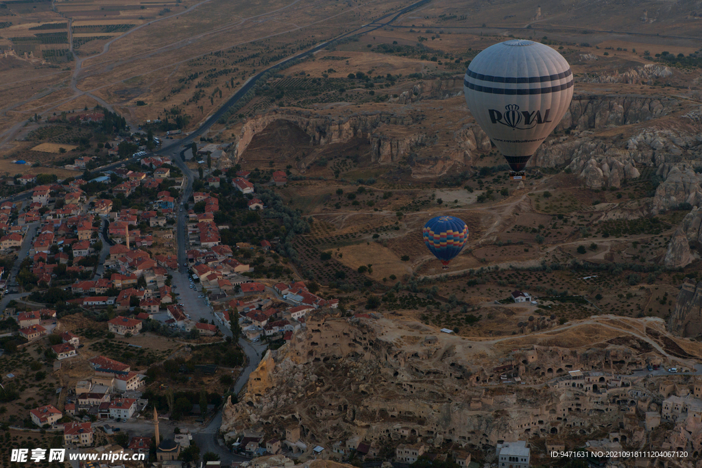土耳其卡帕多奇亚热气球 