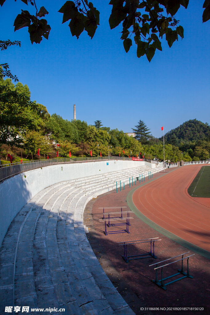 湖北汽车工业学院