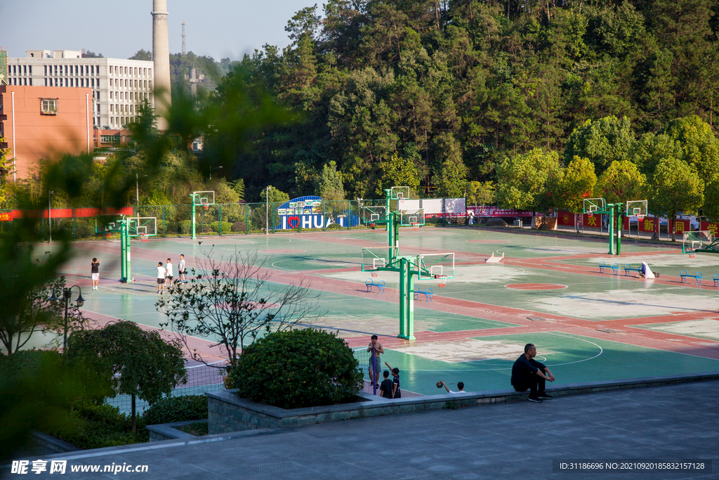 湖北汽车工业学院