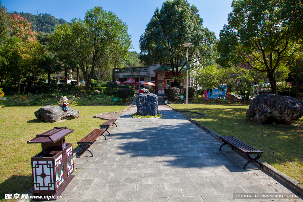 十堰龙泉寺旅游区