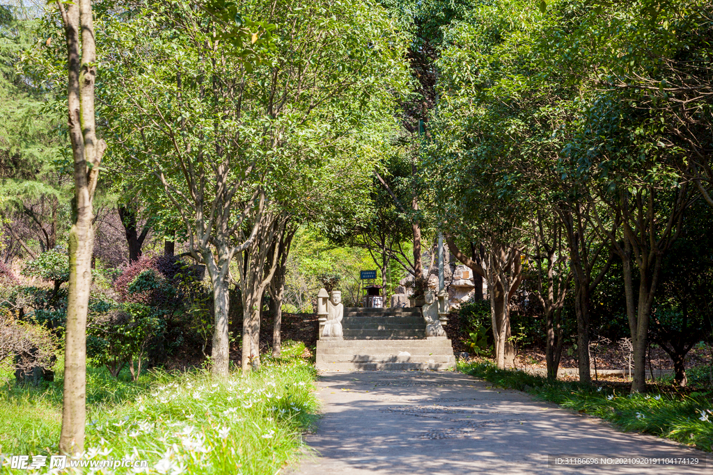 十堰龙泉寺旅游区