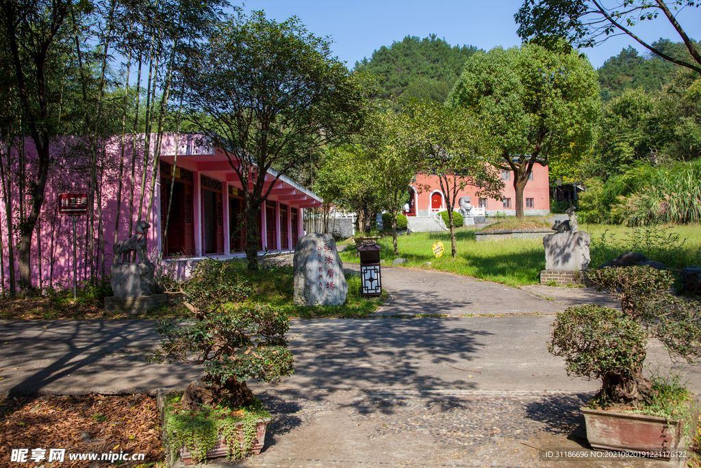 十堰龙泉寺旅游区