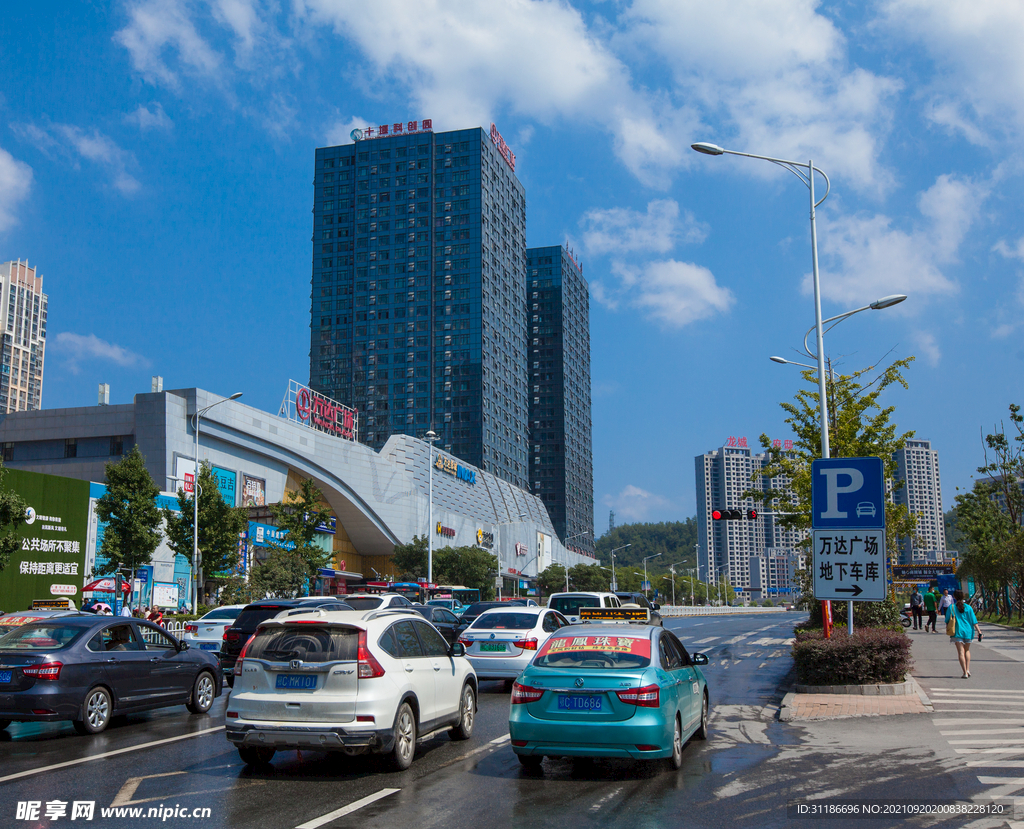 【4K】十堰市张湾区航拍_3840X2160_高清视频素材下载(编号:5915265)_实拍视频_光厂(VJ师网) www.vjshi.com