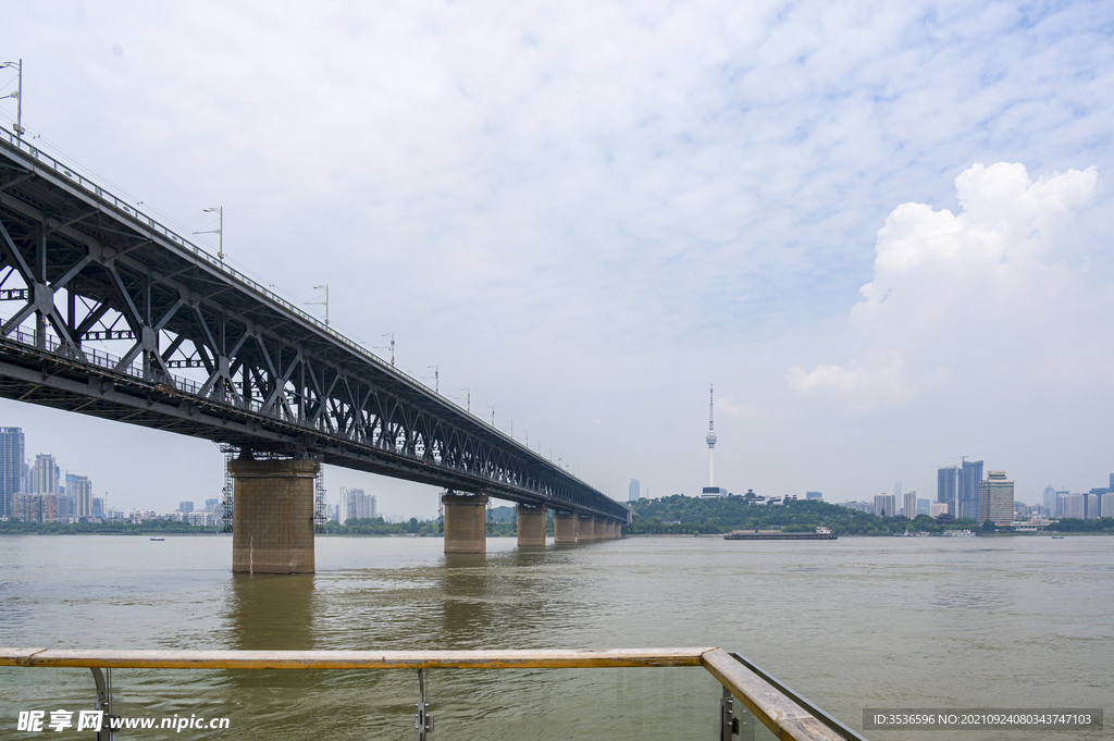 武汉长江大桥美景