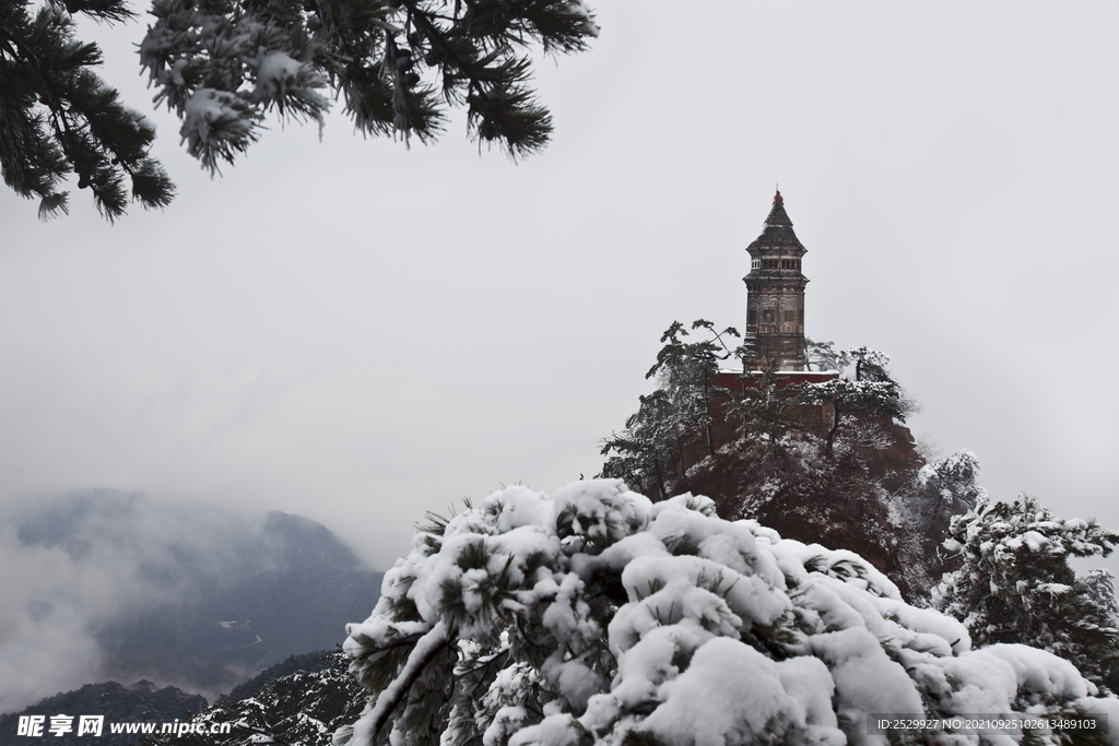 盘山挂月峰雪景