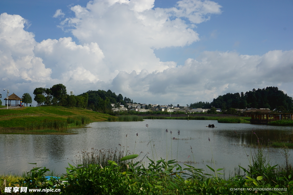 贵州安顺山里江南景区风光