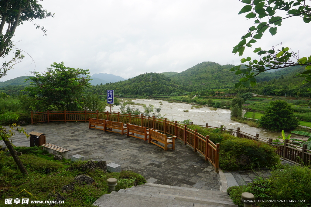 贵州安顺山里江南景区风光