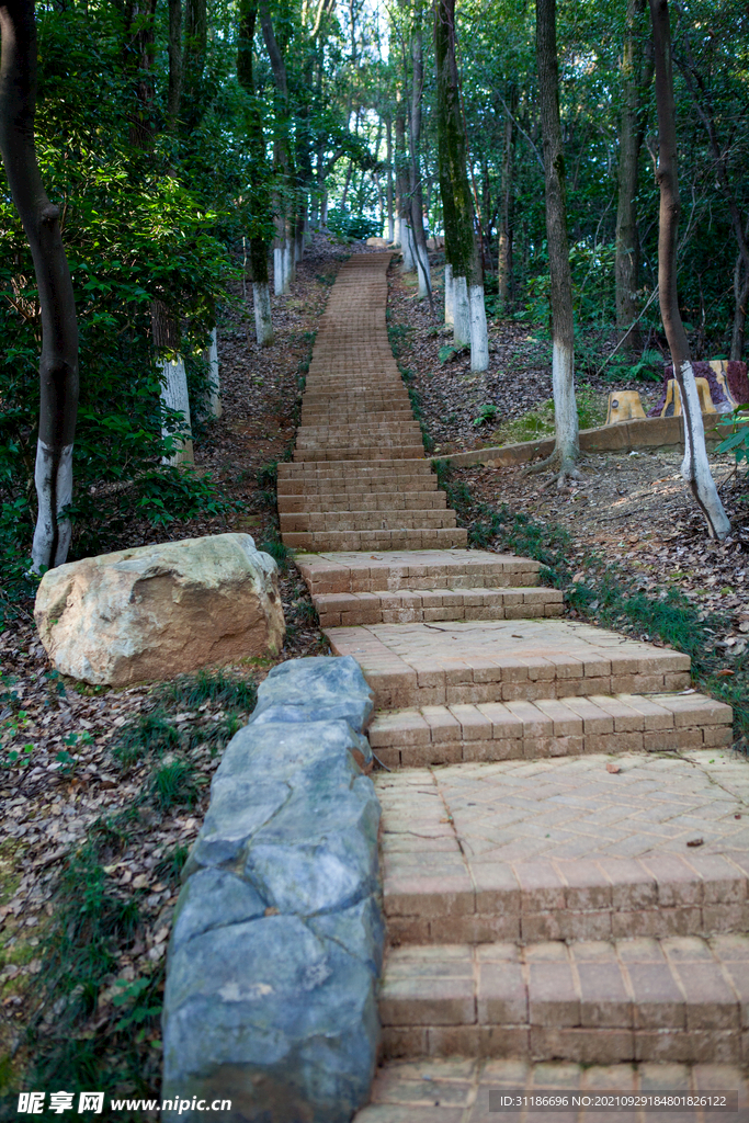 岳阳金鹗山公园金鹗山孔子公园