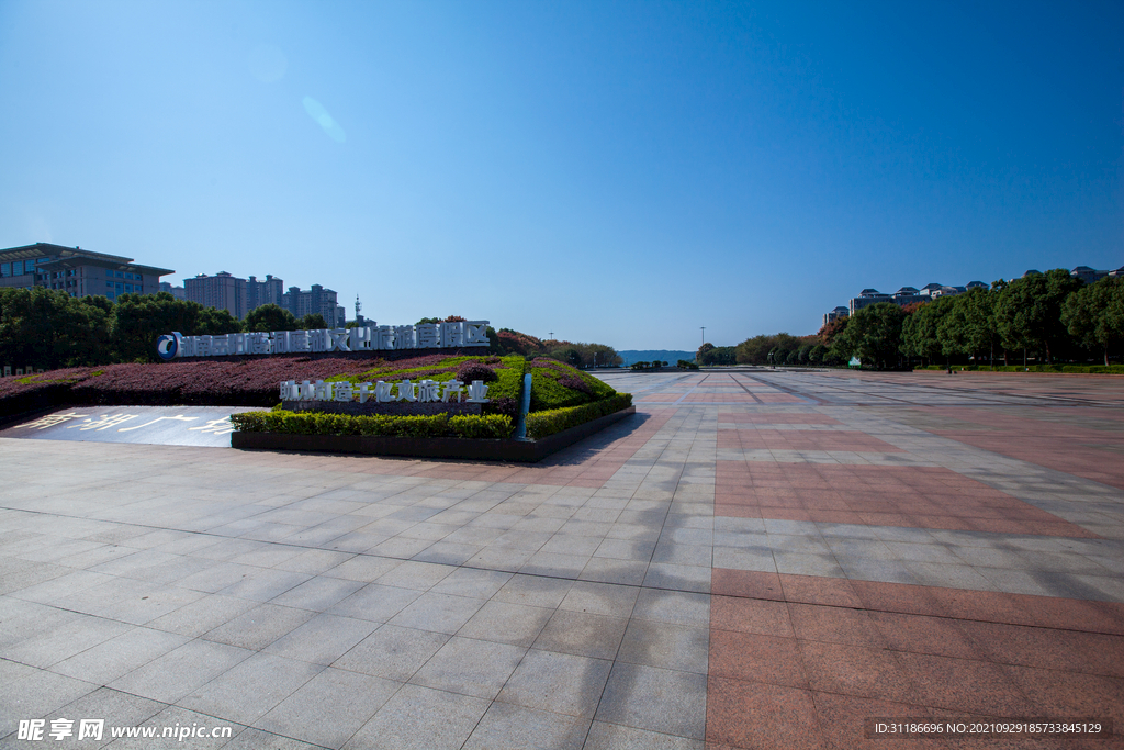 岳阳南湖广场