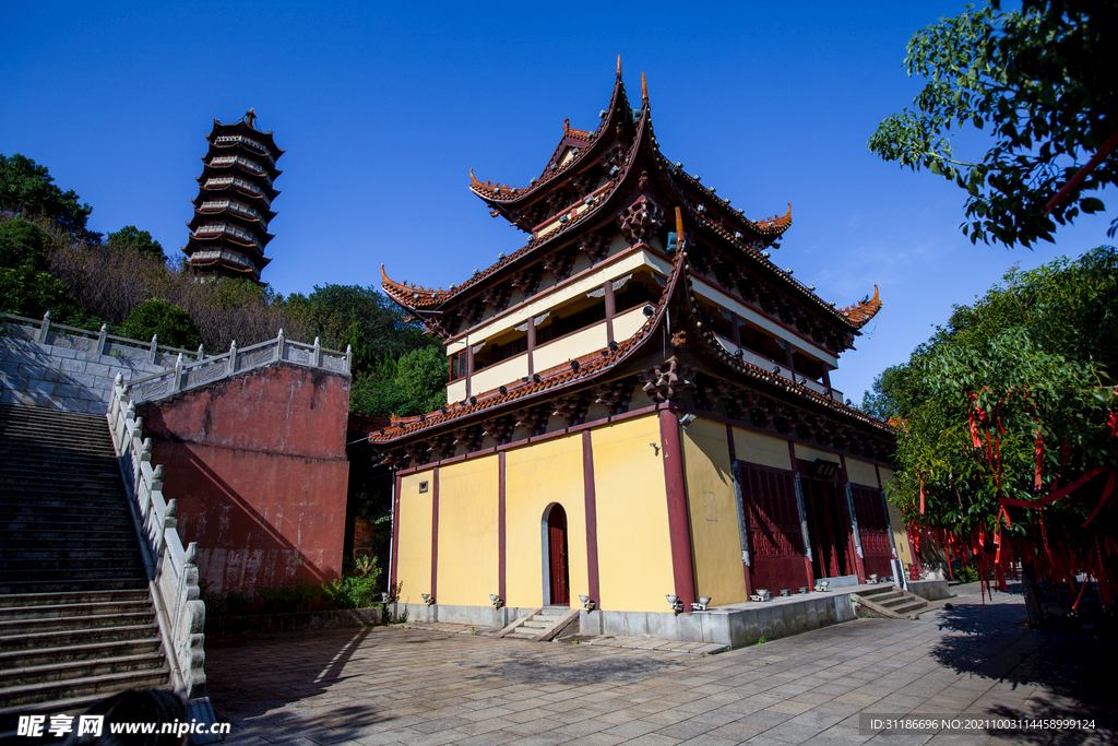 岳阳圣安寺景区 岳阳塔