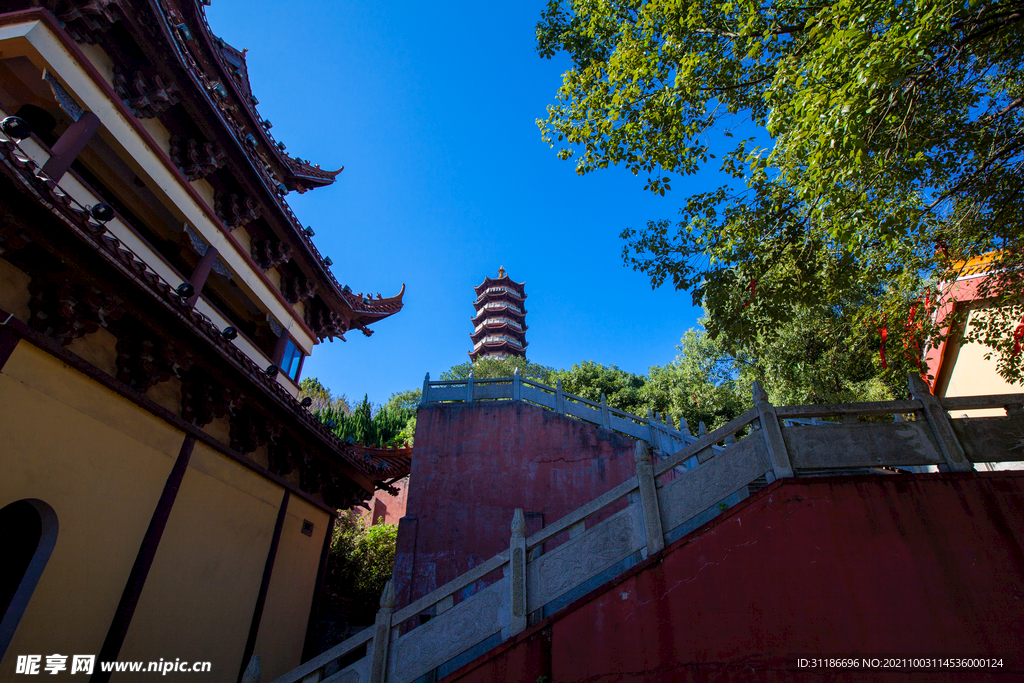 岳阳圣安寺景区 岳阳塔