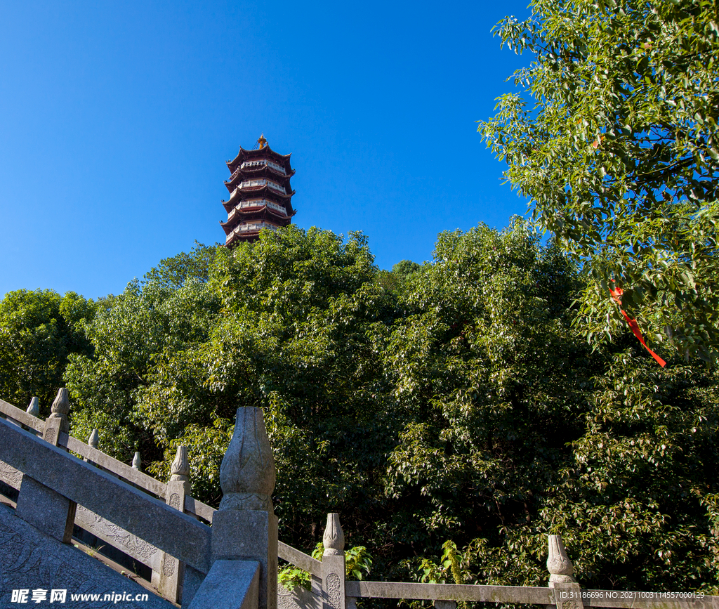 岳阳圣安寺景区 岳阳塔