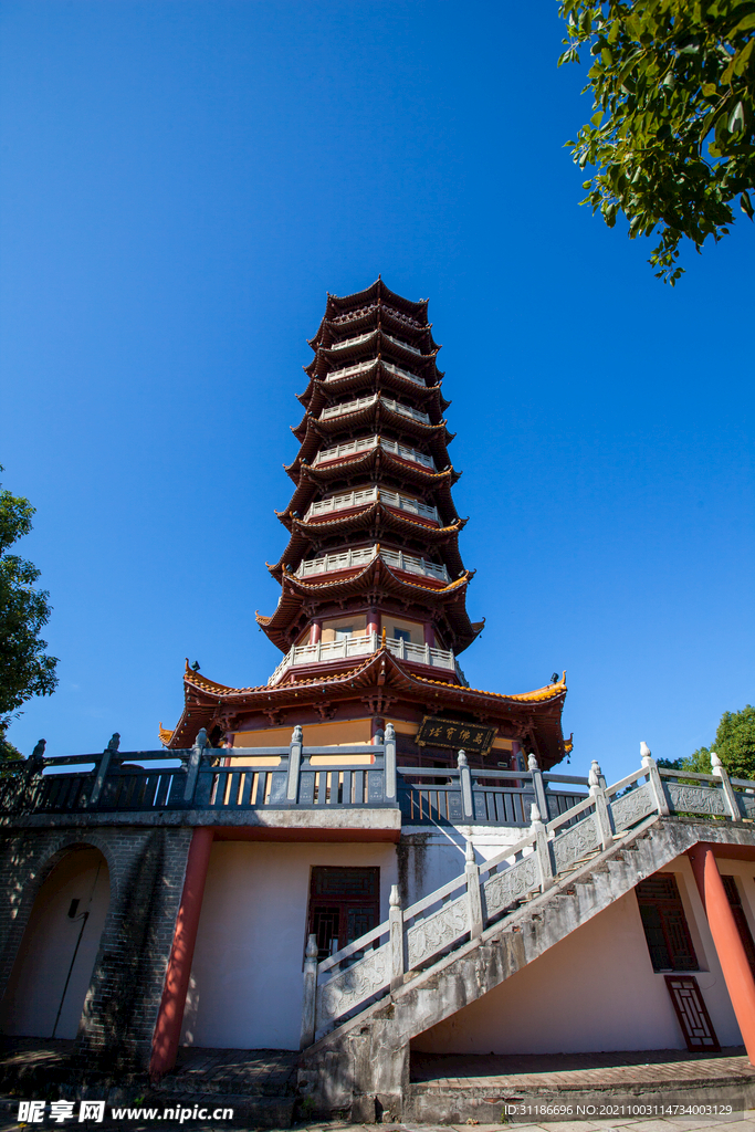 岳阳圣安寺景区 岳阳塔