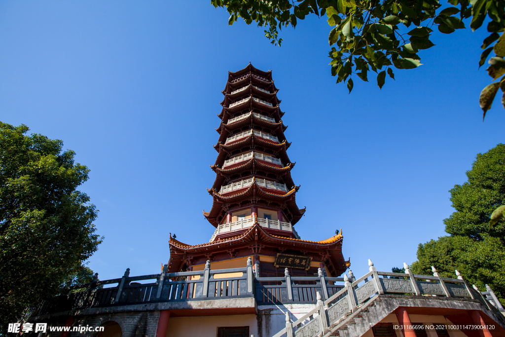 岳阳圣安寺景区 岳阳塔