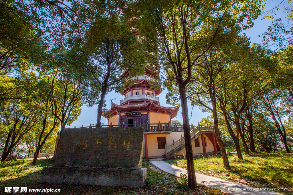 岳阳圣安寺景区 岳阳塔