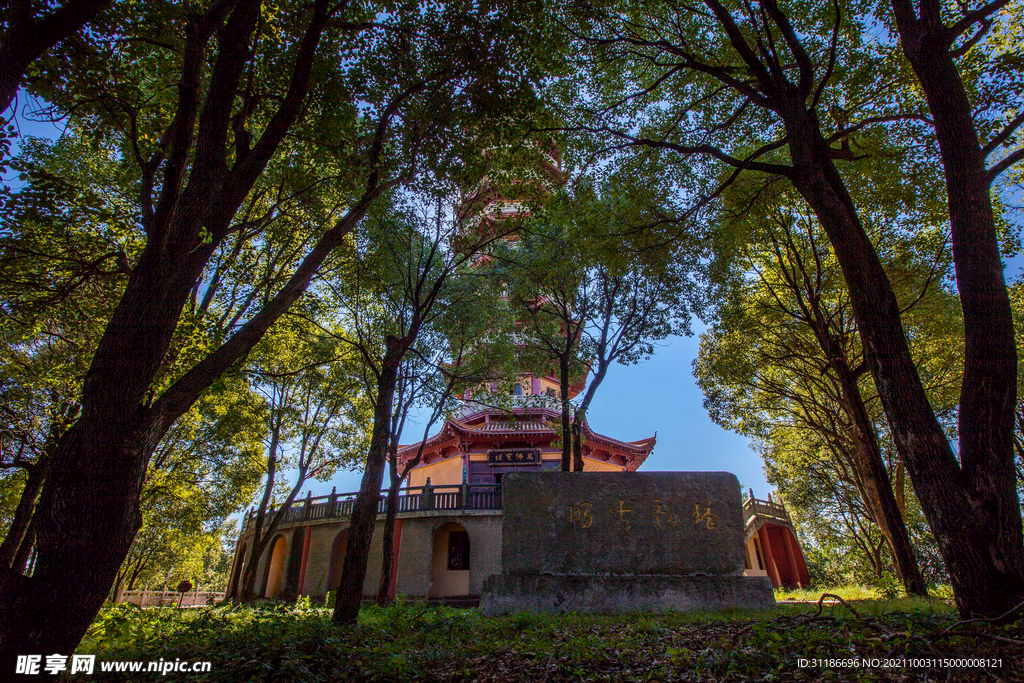 岳阳圣安寺景区 岳阳塔